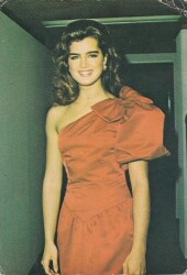 Brooke Shields Kartpostal KRT10657 - Gökçekoleksiyon