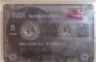 Bush - Razorblade Suitcase Kaset (İkinci El) KST24385 - 1
