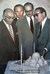 C. Bayar - A. Menderes - F. R. Zorlu - Hasan Polatkan Kartpostal (Orta Boy) KRT22627 - Gökçekoleksiyon