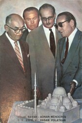 C. Bayar - A. Menderes - F. R. Zorlu - Hasan Polatkan Kartpostal (Orta Boy) KRT22900 - Gökçekoleksiyon