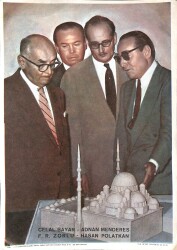Celal Bayar - Adnan Menderes - F.R. Zorlu - Hasan Polatkan Kartpostal (Orta Boy) KRT24328 - Gökçekoleksiyon
