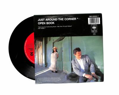 Cock Robin - Just Around The Corner Open Book PLAK (109) PLK18857 - 2