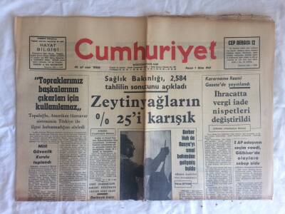 Cumhuriyet Gazetesi 1 Ekim 1967 - Menderesin Eşi , Mezar Yeri İçin Eyüpteki Bir Türbede Israr Ediyor GZ73360 - 1