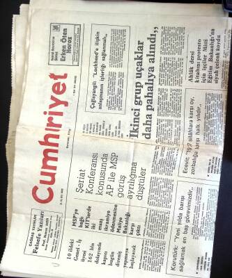Cumhuriyet Gazetesi 1 Ocak 1977 - Komando Saldırısında Ölen Necip Bozalioğlu, İsrail Sedatın Filistin Devletini Destekliyor, Altın Kız Nadia Comaneci GZ122336 - 1