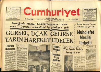 Cumhuriyet Gazetesi 1 Şubat 1966 - Gürsel Uçak Gelirse Yarın Hareket Edecek GZ61836 - 2