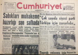Cumhuriyet Gazetesi 10 Ağustos 1960 - Duruşmalar Yassıadanın Dört Yerinde Aynı Anda - GZ12070 - 2