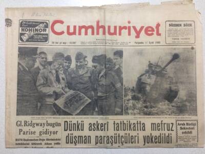 Cumhuriyet Gazetesi 11 Eylül 1952 - Dünkü Askeri Tatbikatta Mefruz Düşman Paraşütleri İmha Edildi GZ52498 - 1