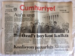 Cumhuriyet Gazetesi 11 Kasım 1991 - Fuarda 150 Bin Kişi Kitaba Baktı GZ72997 - 1