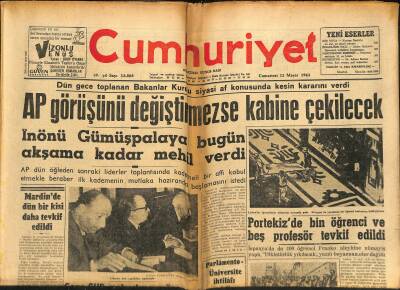 Cumhuriyet Gazetesi 12 Mayıs 1962 - Fidel Castro, Yolsuzluklar İhtilali Zayıflattı Dedi GZ122524 - 1