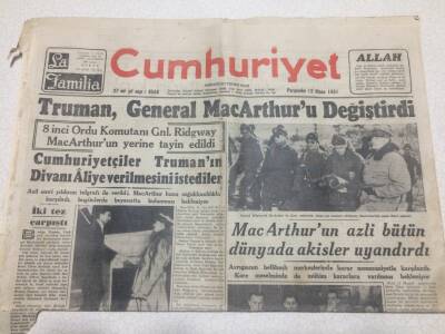 Cumhuriyet Gazetesi 12 Nisan 1951 - Truman General MacArthuru Değiştirdi GZ52604 - 1