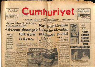 Cumhuriyet Gazetesi 12 Temmuz 1968 - İsmail Dümbüllü Sahneye Veda Ediyor GZ79767 - 1