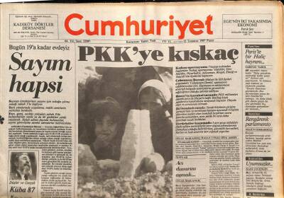 Cumhuriyet Gazetesi 12 Temmuz 1987 - Demirelden Yönetime Ağır Eleştiri 12 Eylül Tüccarlığını Bırakın GZ74719 - 1