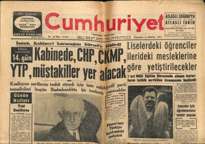 Cumhuriyet Gazetesi 14 Haziran 1962 - Glennin Kapsülünü Dün 200 Bin İstanbullu Gördü - Figaronun Türkiye Hakkındaki Makalesi GZ121817 - 1