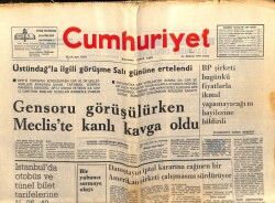 Cumhuriyet Gazetesi 14 Haziran 1974 - Gensoru Görüşülürken Mecliste Kanlı Kavga Oldu GZ103146 - 2