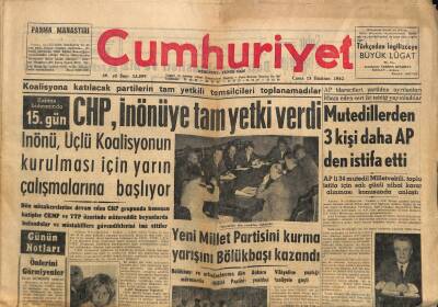 Cumhuriyet Gazetesi 15 Haziran 1962 - Beyazıt Meydanı 25 Ağustostan İtibaren Yayalara Açılacak - CHP , İnönüye Tam Yetki Verdi GZ124389 - 1