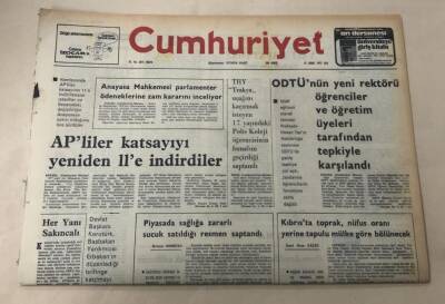 Cumhuriyet Gazetesi 15 Şubat 1977 GZ1180 - 1