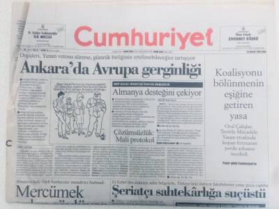 Cumhuriyet Gazetesi 16 Aralık 1994 - Ankarada Avrupa Gerginliği GZ40484 - 1