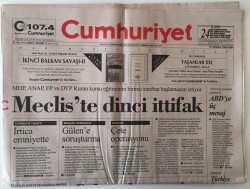 Cumhuriyet Gazetesi 16 Temmuz 1999 - Mecliste Dinci İttifak , Çalışanlar Genel Grevde GZ13817 - 1