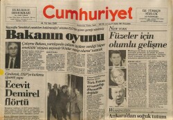 Cumhuriyet Gazetesi 17 Eylül 1987 - Ecevit Demirel Flörtü GZ62152 - 2