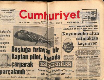 Cumhuriyet Gazetesi 17 Mart 1968 - Ankaraya Giderken SEC Uçağının Kapısı Koptu GZ80354 - 1