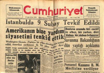 Cumhuriyet Gazetesi 17 Ocak 1958 - İstanbulda 9 Subay Tevkif Edildi GZ78046 - 1