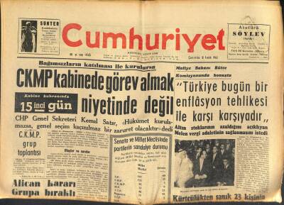 Cumhuriyet Gazetesi 18 Aralık 1963 - Haydarpaşa Hastanesinde Kalbe Sunî Kapak Takılıyor GZ121863 - 1