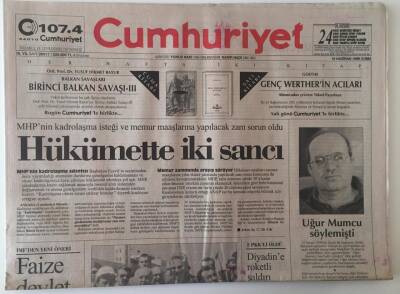 Cumhuriyet Gazetesi 18 Haziran 1999 - Hükümette İki Sancı GZ28459 - 1