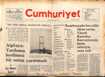 Cumhuriyet Gazetesi 18 Nisan 1975 - Kadıköy Mimarlıkta Komandolar Olay Çıkardı , 15 Öğrenci Gözaltında GZ98096 - 1