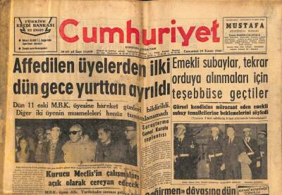 Cumhuriyet Gazetesi 19 Kasım 1960 - Affedilen Üyelerden İlki Dün Gece Yurttan Ayrıldı GZ81217 - 1