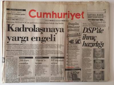 Cumhuriyet Gazetesi 19 Mart 1997 - Kadrolaşmaya Yargı Engeli GZ31277 - 1