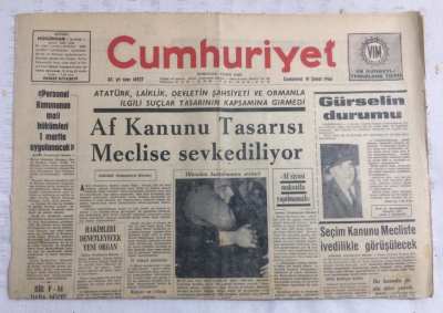 Cumhuriyet Gazetesi 19 Şubat 1966 - Af Kanunu Tasarısı Meclise Sevkediliyor - GZ19261 - 1