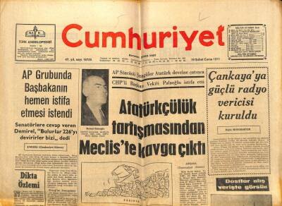 Cumhuriyet Gazetesi - 19 Şubat 1971 - Atatürkçülük Tartışmasından Kavga çıktı GZ99430 - 1