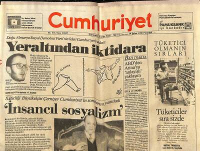 Cumhuriyet Gazetesi 19 Şubat 1990 - Akhisarda Konuşan Ecevit , Hükümeti İstifaya Çağırdı GZ85040 - 1