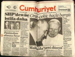 Cumhuriyet Gazetesi 2 Aralık 1989 - Papa Gorbiyi Takdis Etti GZ65125 - 2