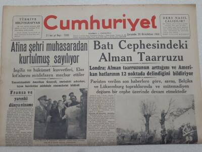 Cumhuriyet Gazetesi 20 Aralık 1944 - Hitler Başkumandanlıktan Feragat Etti GZ71833 - 1