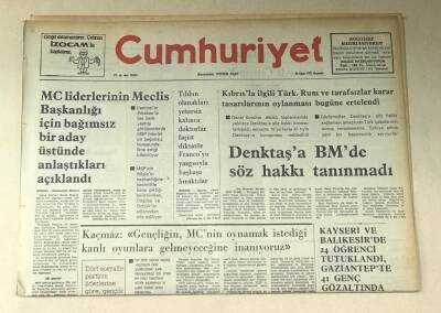 Cumhuriyet Gazetesi 20 Kasım 1975 GZ749 - 1