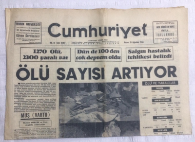 Cumhuriyet Gazetesi 21 Ağustos 1966 - Ölü Sayısı Artıyor Dünyanın En Şiddetli Depremlerinden Biri - GZ19519 - 1