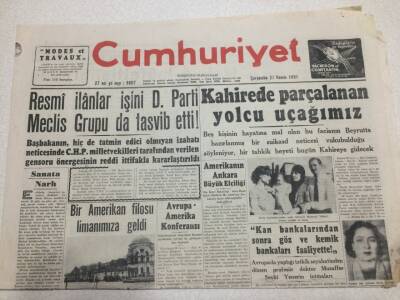 Cumhuriyet Gazetesi 21 Kasım 1951 - Kahirede Parçalanan Yolcu Uçağımız GZ52856 - 1