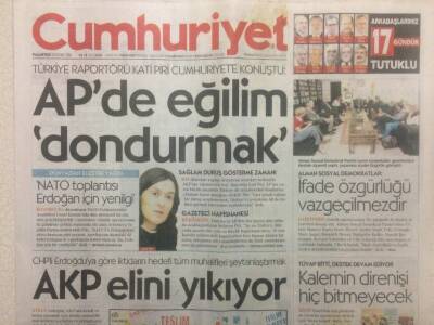 Cumhuriyet Gazetesi 21 Kasım 2016 - Akp Elini Yıkıyor GZ29185 - 1