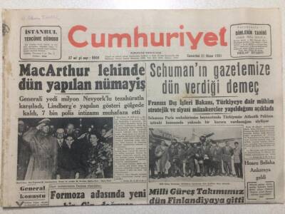 Cumhuriyet Gazetesi 21 Nisan 1951 - Milli Güreş Takımımız Finlandiyaya Gitti GZ52524 - 1