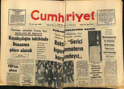 Cumhuriyet Gazetesi 22 Ekim 1967 - RektörGerici Kıpırdanmaların Karşısındayız GZ59028 - 1