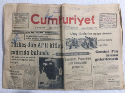 Cumhuriyet Gazetesi 23 Ağustos 1965 - Türkeş Dün AP li Kitleye Çağrıda Bulundu - GZ19481 - 1