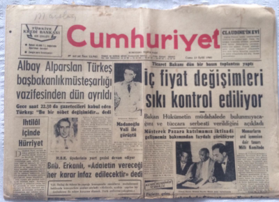 Cumhuriyet Gazetesi 23 Eylül 1960 - Albay Alparslan Türkeş Başbakanlık Müsteşarlığı Vazifesinden Dün Ayrıldı - GZ19349 - 1