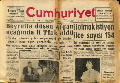 Cumhuriyet Gazetesi 23 Kasım 1959 - Beyrutta Düşen Afgan Uçağında 11 Türk Öldü GZ87937 - 1