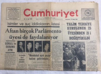 Cumhuriyet Gazetesi 23 Şubat 1966 - İsimler Ve Suç İddialarının Listesi Aftan Birçok Parlamento Üyesi De Faydalanıyor - GZ19254 - 1