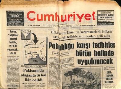 Cumhuriyet Gazetesi 24 Kasım 1971 - Kültür Sarayı Yangınına Sıkıyönetim El Koydu GZ85515 - 1