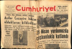Cumhuriyet Gazetesi 24 Nisan 1961 - Asiler Cezayire Hakim Olduklarını Bildirdiler GZ103120 - 2