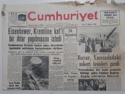 Cumhuriyet Gazetesi - 26 Ağustos 1952 - Bayar Yassıadadaki Askeri Tesisleri Gezdi GZ112889 - 1