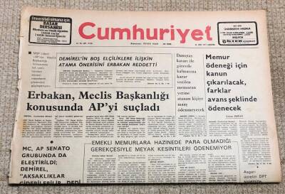 Cumhuriyet Gazetesi 26 Ekim 1977 GZ86 - 1