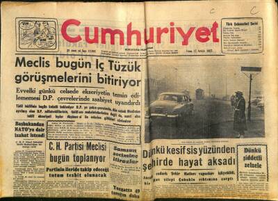 Cumhuriyet Gazetesi 27 Aralık 1957 - Meclis Bugün İç Tüzük Görüşmelerini Bitiriyor - Kahirede Siyasi Maskaralık Başladı GZ121900 - 1